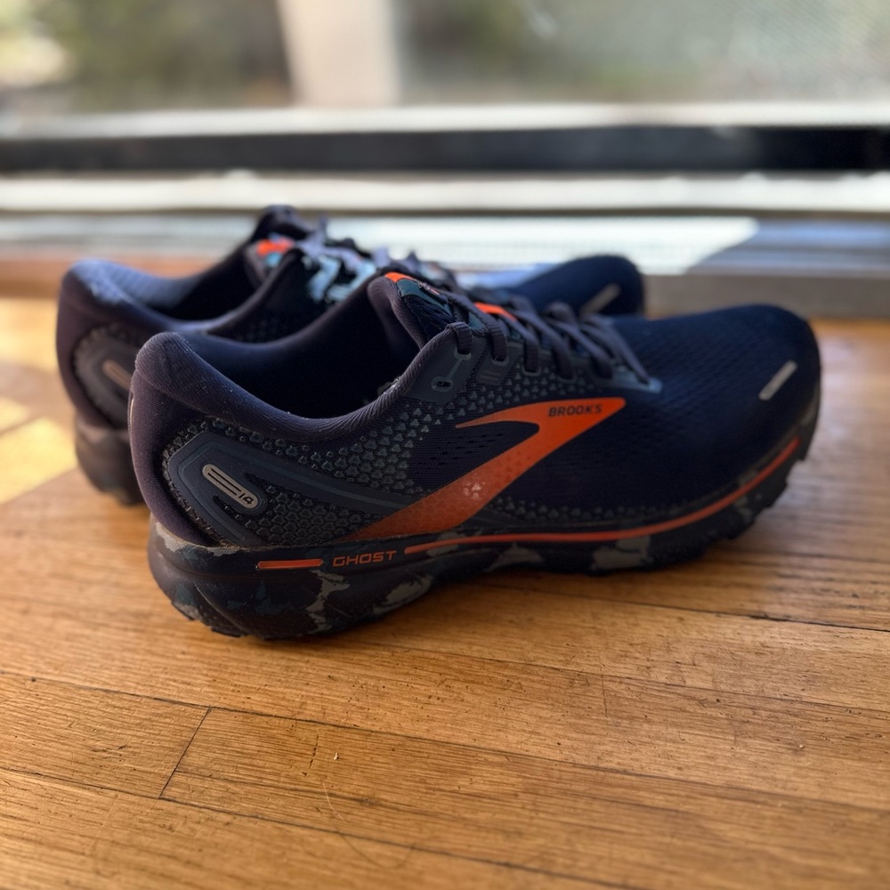 Brooks Ghost, men’s size 10 D